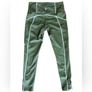 FP Movement Olive Green Capri Leggings Small Zip Back Pocket Ruched Athletic